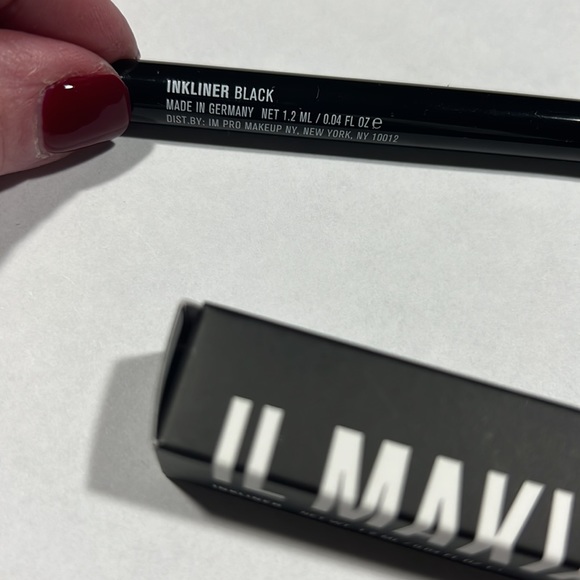 Il Makiage black ink liner - Picture 2 of 5